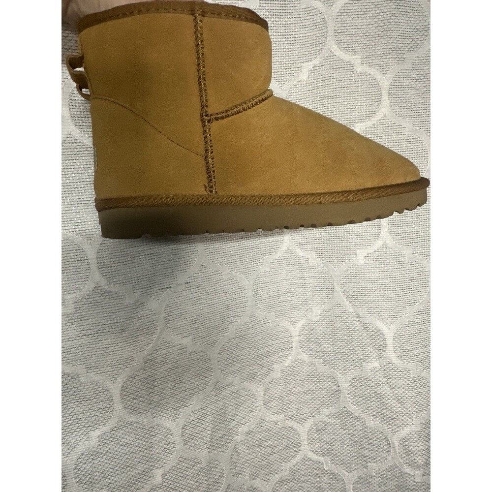 Vintage UGG Classic Mini Boots Chestnut Suede Size 10 Excellent Soles